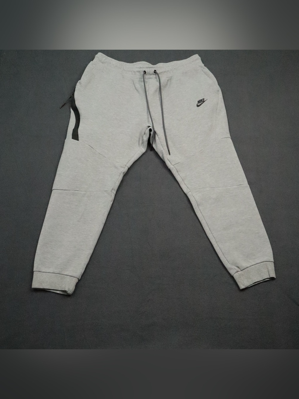 Nike Sportswear Tech Fleece Joggers in Heather Grey Men’s XL Athletic Pants⁠